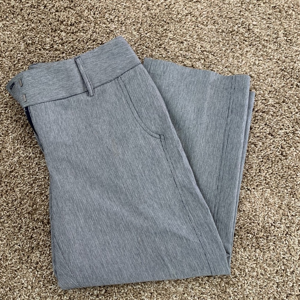 Daisy Fuentes capri pants